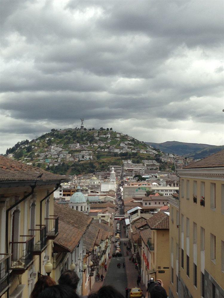 Hotel Nass Sol De Quito Extérieur photo