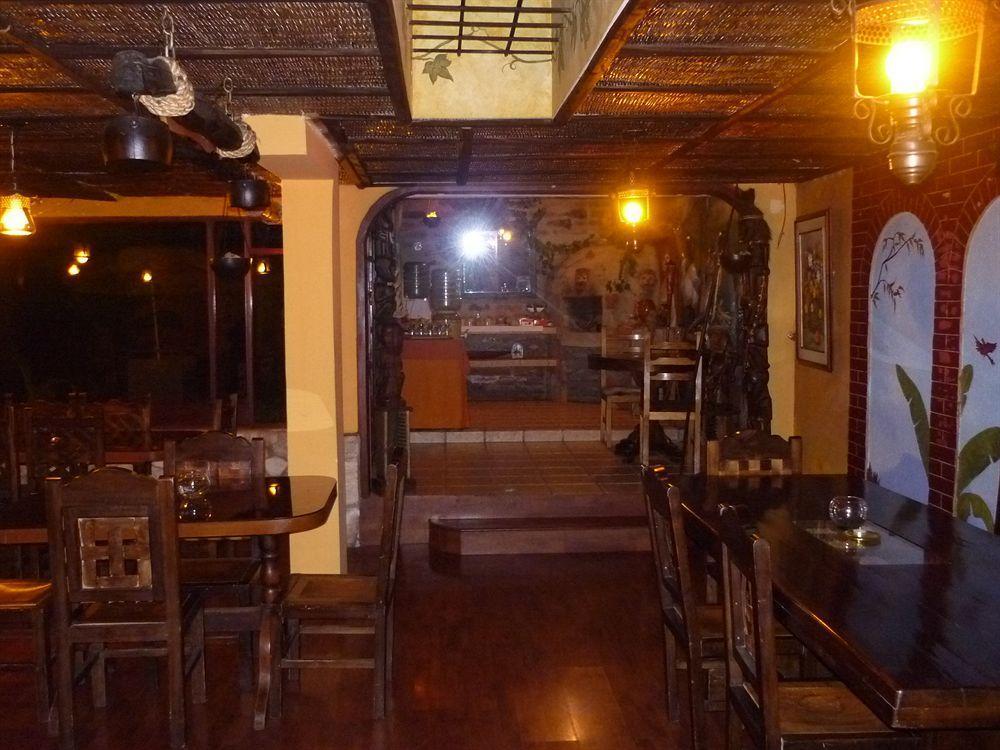 Hotel Nass Sol De Quito Extérieur photo
