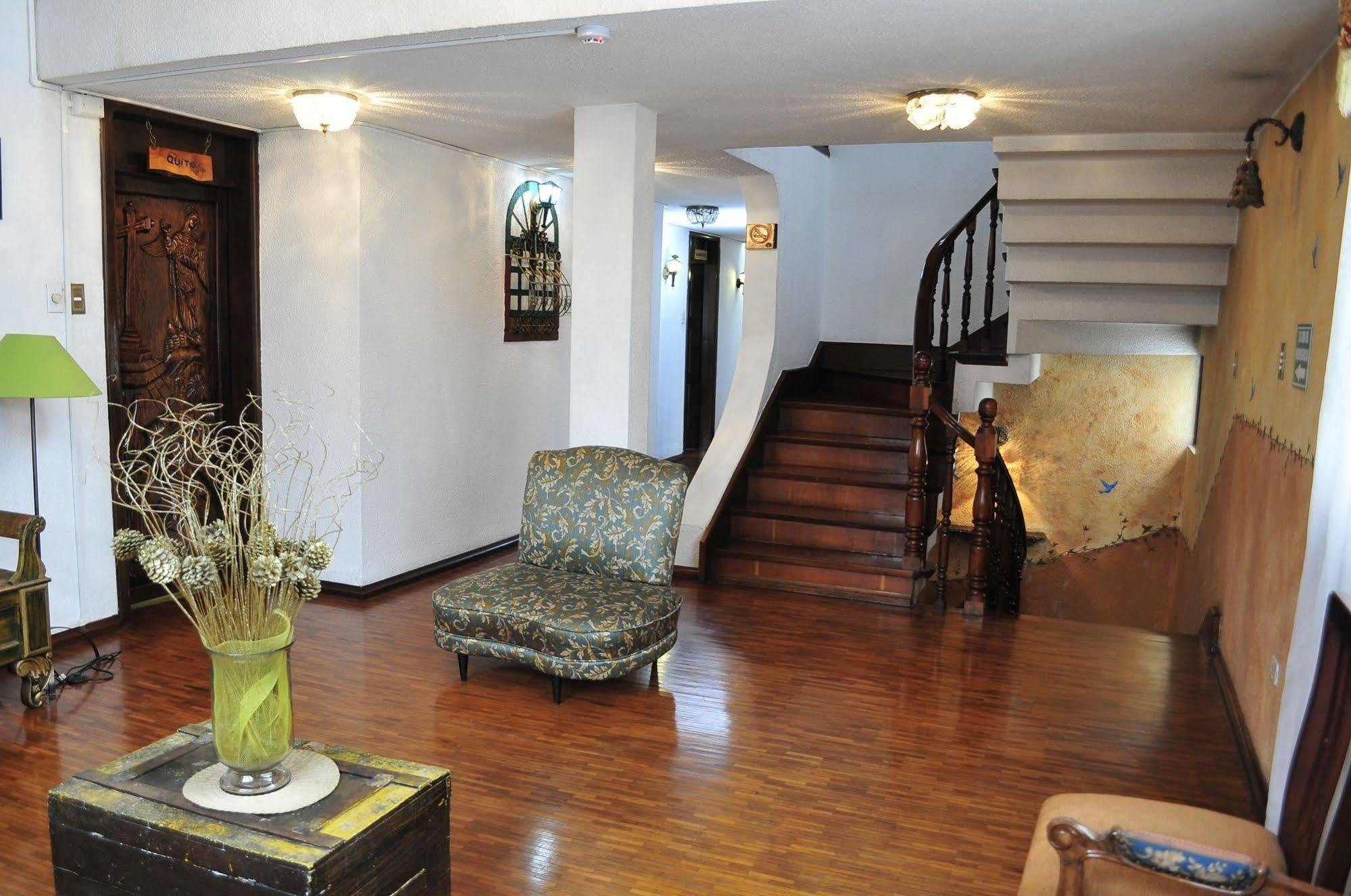 Hotel Nass Sol De Quito Extérieur photo
