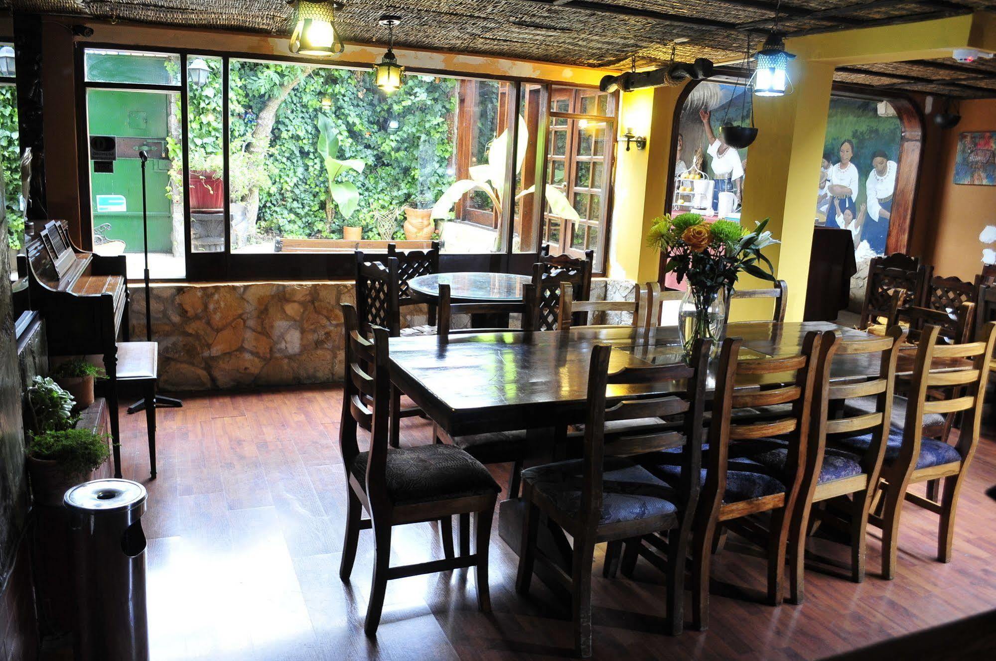 Hotel Nass Sol De Quito Extérieur photo