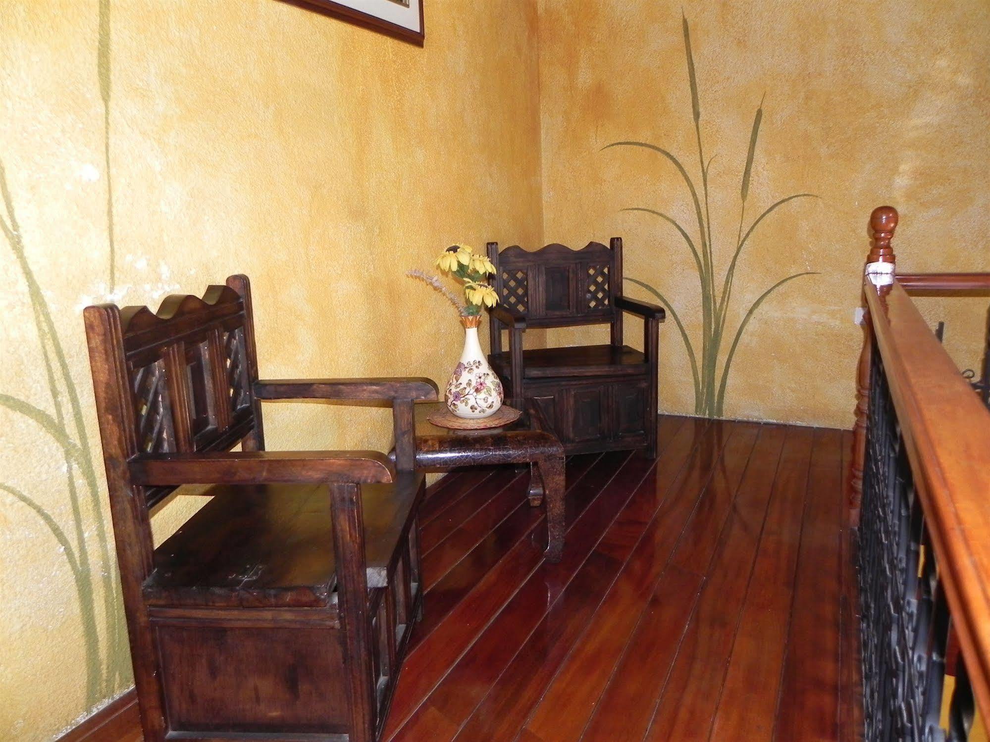 Hotel Nass Sol De Quito Extérieur photo