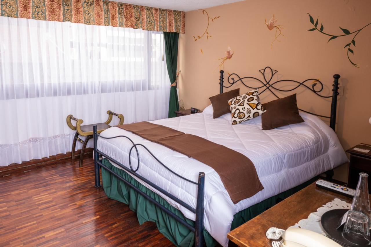 Hotel Nass Sol De Quito Extérieur photo